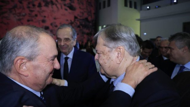 Κυρ. Μητσοτάκης: Φοβάται τους βουλευτές του, κατατάσσει πια ανοιχτά Καραμανλή, Σαμαρά, Βενιζέλο στους πολιτικούς του αντιπάλους