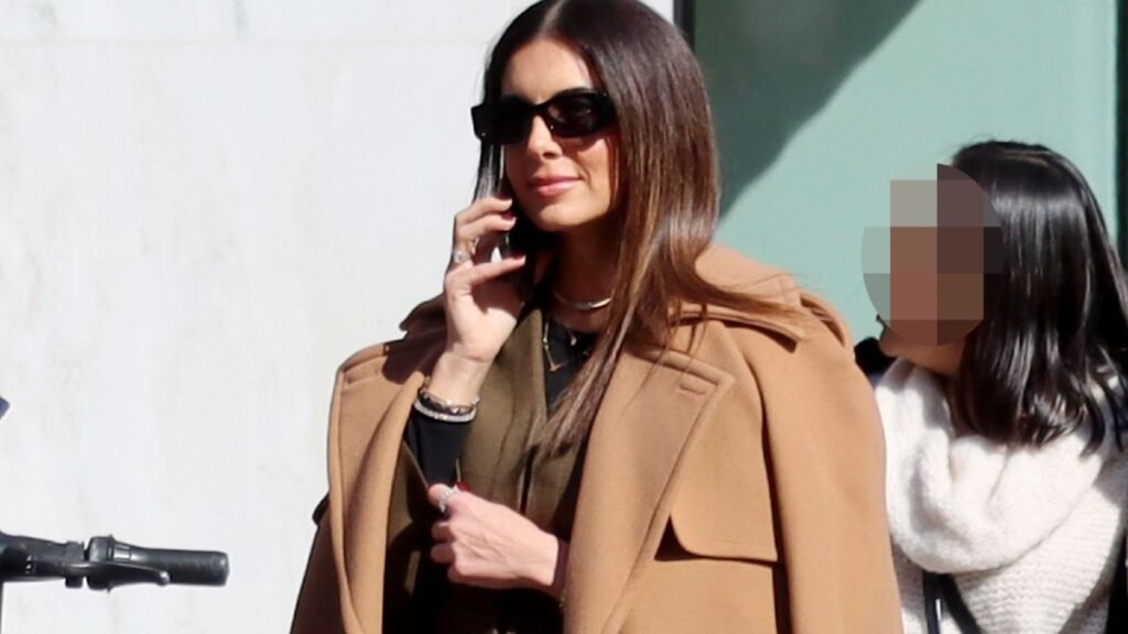 Σταματίνα Τσιμτσιλή: Χέρι – χέρι με τον 7χρονο γιο της στο κέντρο της Αθήνας (Φωτογραφίες) – NEWS