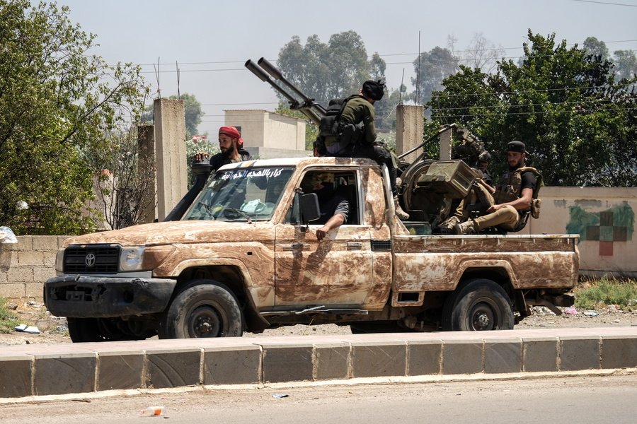 Σε εξέλιξη η μεταφορά χιλιάδων μελών του Ισλαμικού Κράτους από τη Συρία σε ιρακινές φυλακές