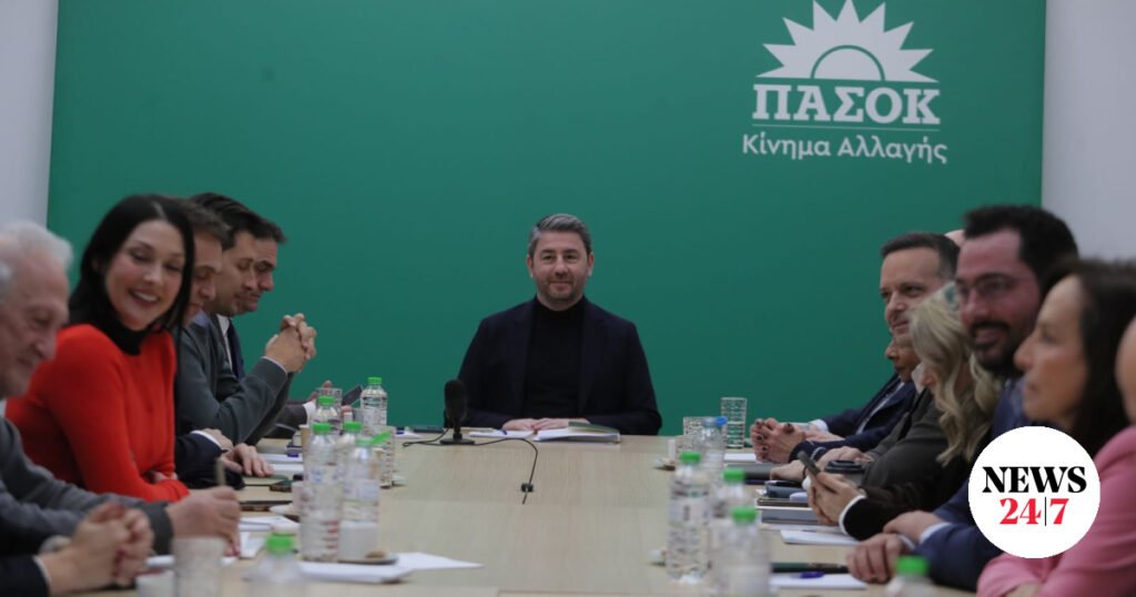 Πρόβα συνεδρίου στο ΠΑΣΟΚ – Ο Ανδρουλάκης και οι αμφισβητίες