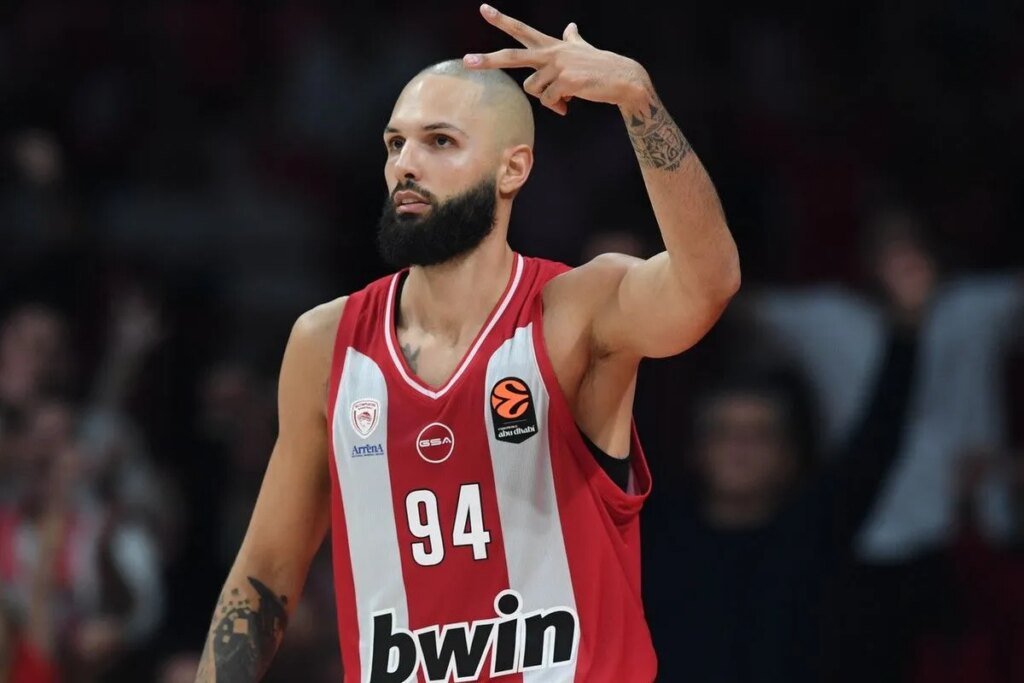 Παρί 98-86: Άντεξε στην παράνοια με ξέσπασμα Φουρνιέ