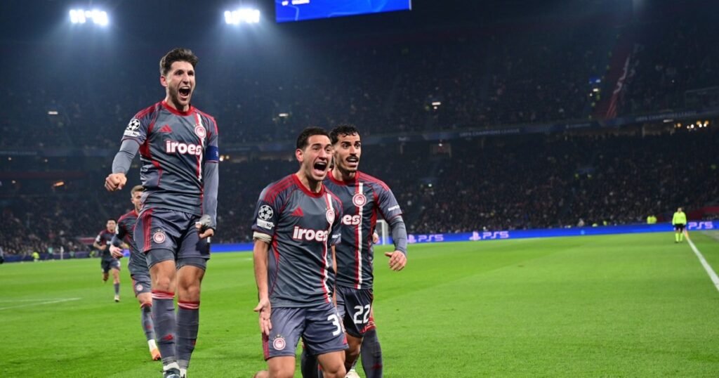 Αγιαξ – Ολυμπιακός 1-2: Στα νοκ-άουτ του Champions League με μυθικό διπλό…