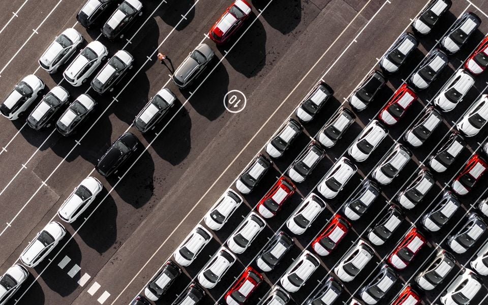 Αυτοκινητοβιομηχανίες: Νέο πλήγμα οι απειλές Trump – Στα 3 δισ. το επιπλέον κόστος