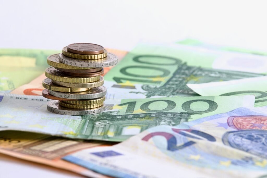 Κατώτατος μισθός άνω των 1.000 ευρώ ο «κρυφός άσος» της κυβέρνησης