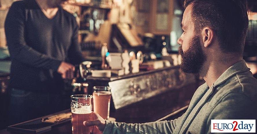 Τι αναγκάζει τους Ελληνες να ψάχνουν δεύτερη δουλειά