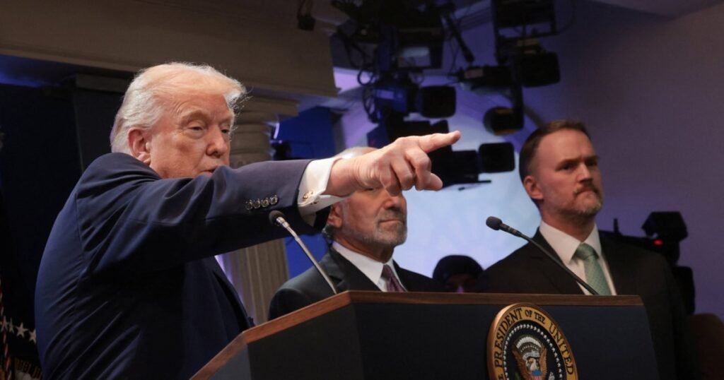 Οργή Τραμπ για το μπλόκο από το Ανώτατο Δικαστήριο: “Οι δικαστές δεν είναι…