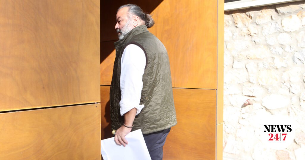 Στα γραφεία της ΕΠΟ ο Μάριος Ηλιόπουλος για την εκδίκαση της πειθαρχικής δίωξης του ποδοσφαιρικού εισαγγελέα