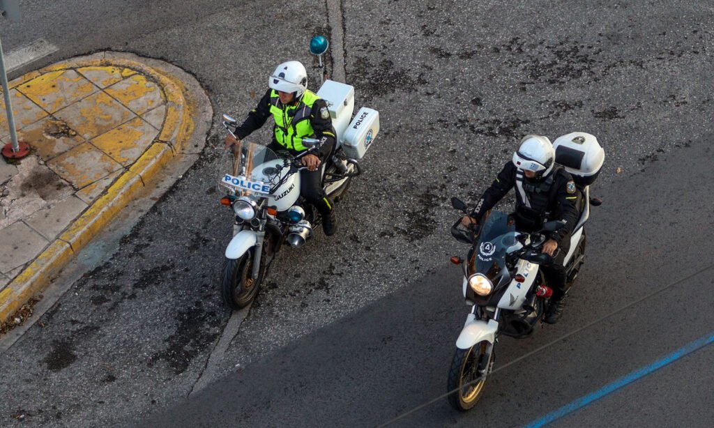 Θρίλερ στην Πιερία: Βρέθηκε σορός μέσα σε φλεγόμενο όχημα