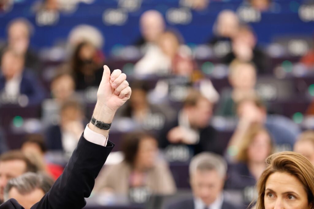 «Πράσινο φως» για τα 90 δισ. στην Ουκρανία, αλλά με καμπανάκι για τη διαφθορά