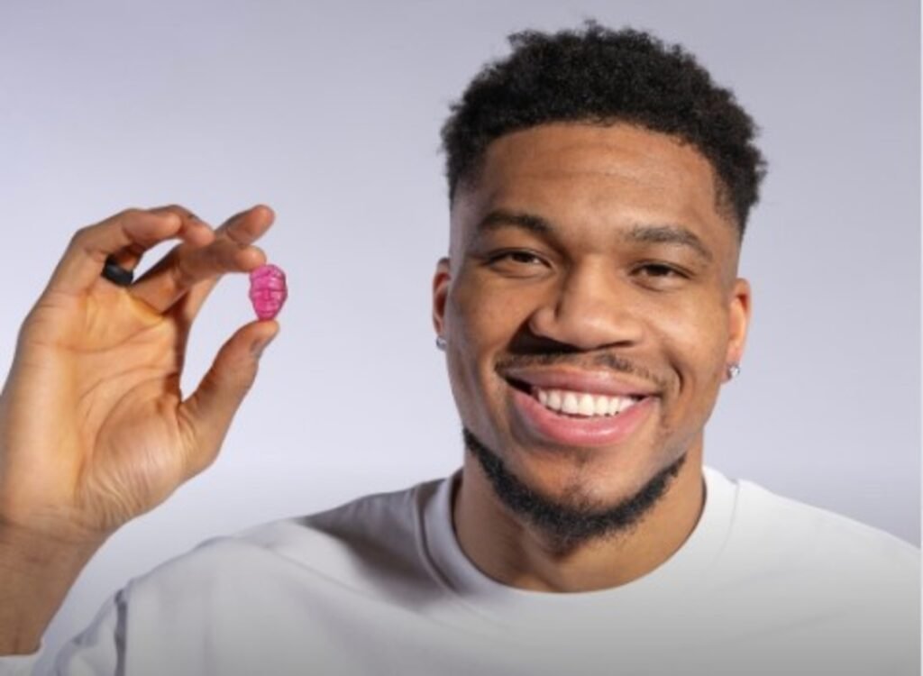 Γιάννης Αντετοκούνμπο: Λανσάρει τα δικά του ζελεδάκια «FR34K Gummies»