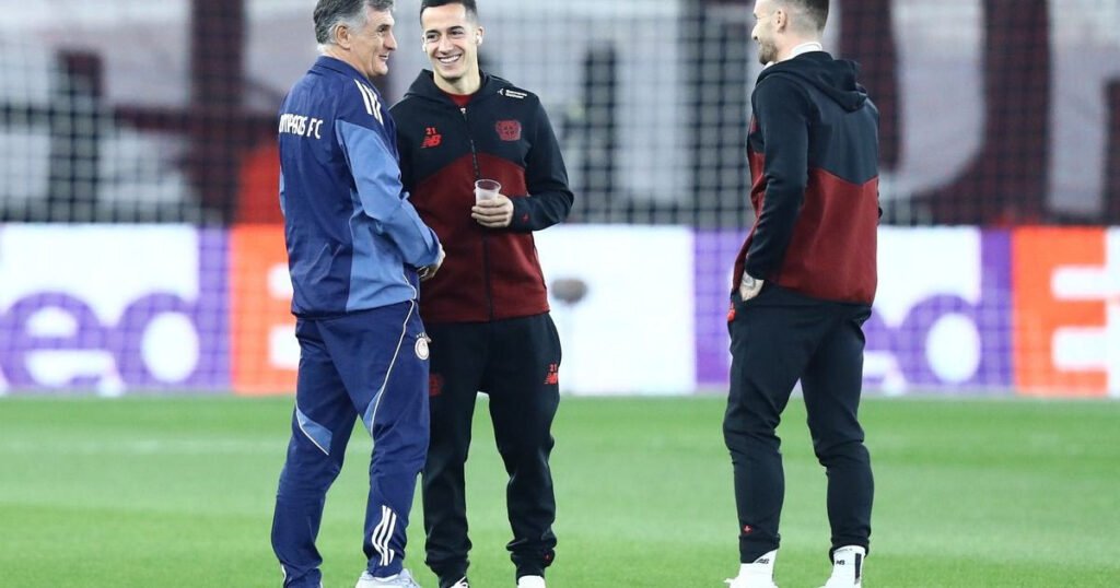 Η αποθέωση στον Μεντιλίμπαρ στην καθιερωμένη του βόλτα, τα είπε με Βάθκεθ και Γκαρθία