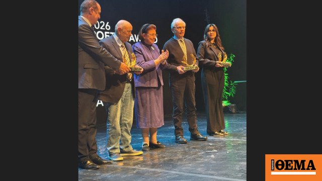 Απένειμε τα βραβεία στο Φεστιβάλ «Καβάφεια» στο Κάιρο