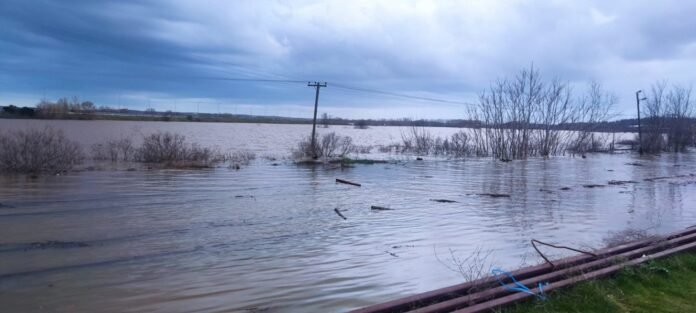 Έβρος: Μήνυμα από το 112 στους κατοίκους Σουφλίου, λόγω υπερχείλισης του ποταμού