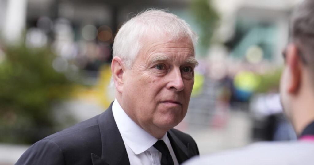 Το Μπάκιγχαμ θυμήθηκε να συνεργαστεί με τις αρχές για την υπόθεση Έπστιν