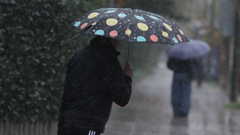 Καιρός σήμερα 21/2: Με βροχές και καταιγίδες ξεκινάει το τριήμερο – ΕΝΗΜΕΡΩΣΗ