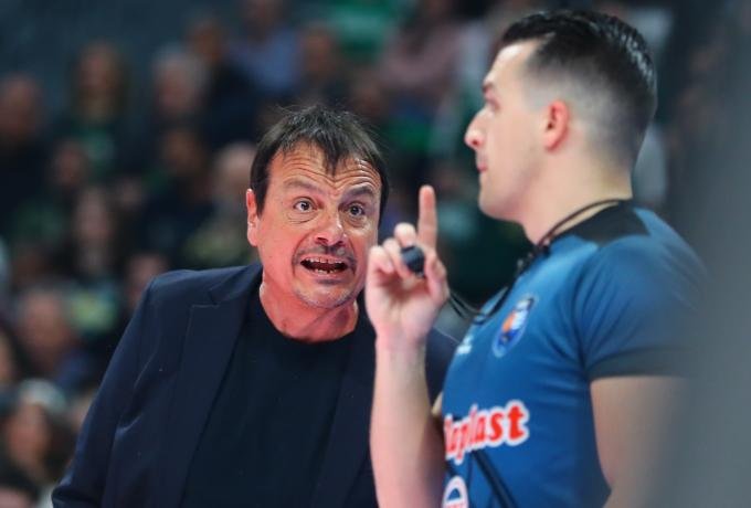 Ξέσπασμα Αταμάν για διαιτησία και ελληνοποιήσεις!