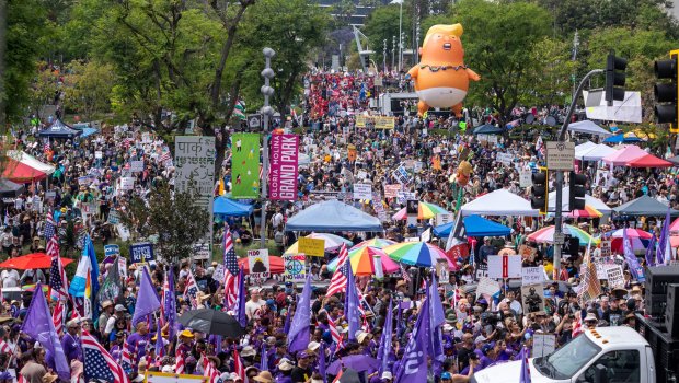 «No Kings»: Ένα νέο κίνημα εδραιώνεται στις ΗΠΑ – Χιλιάδες διαδηλώσεις, εκατομμύρια κόσμου στον δρόμο