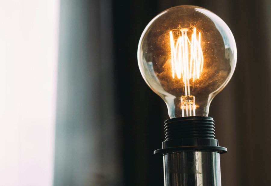 «Φωτιά» στα τιμολόγια ρεύματος μετά τις ανατιμήσεις στο φυσικό αέριο