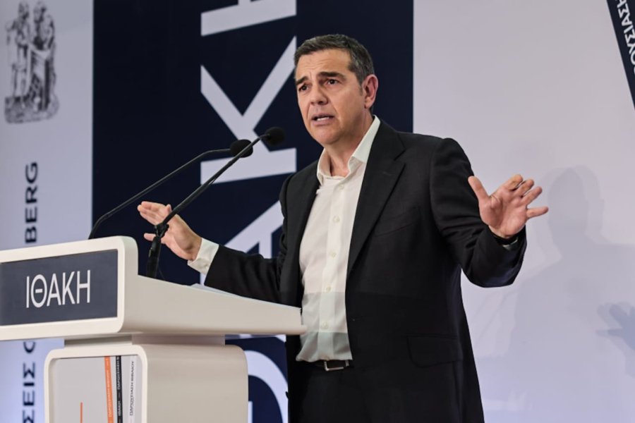 Τσίπρας: «Αυτοί δεν είναι κυβέρνηση, αλλά η συμμορία της γραβάτας» – Μέτρα για την ανακούφιση των νοικοκυριών, μήνυμα επιστροφής και επίθεση για τις υποκλοπές