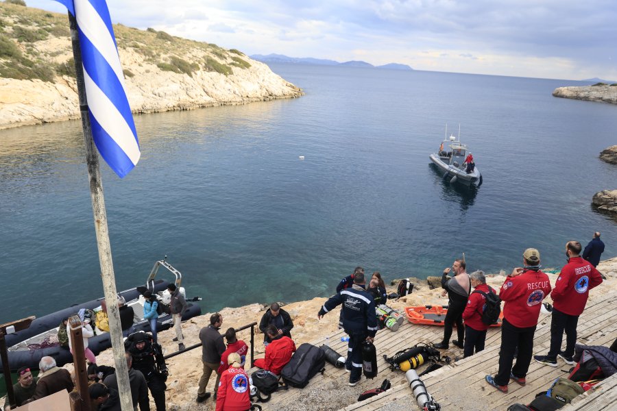 Βουλιαγμένη: Άκαρπες οι έρευνες για τον 34χρονο δύτη – Τι κατέγραψε κάμερα που βρισκόταν στον εξοπλισμό του