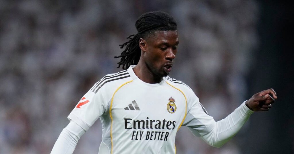 Σύμφωνα με πολλές πηγές, η Ρεάλ εξέτασε λάθος πόδι και στον Καμαβινγκά