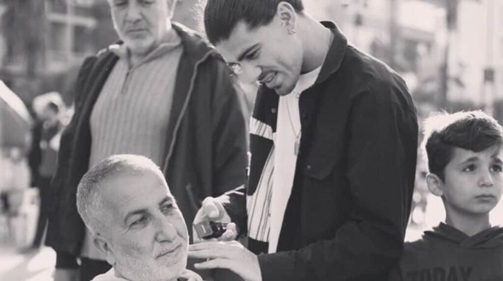 Λίβανος: Στη Βηρυτό το κούρεμα είναι μια πράξη «αντίστασης» στον πόλεμο