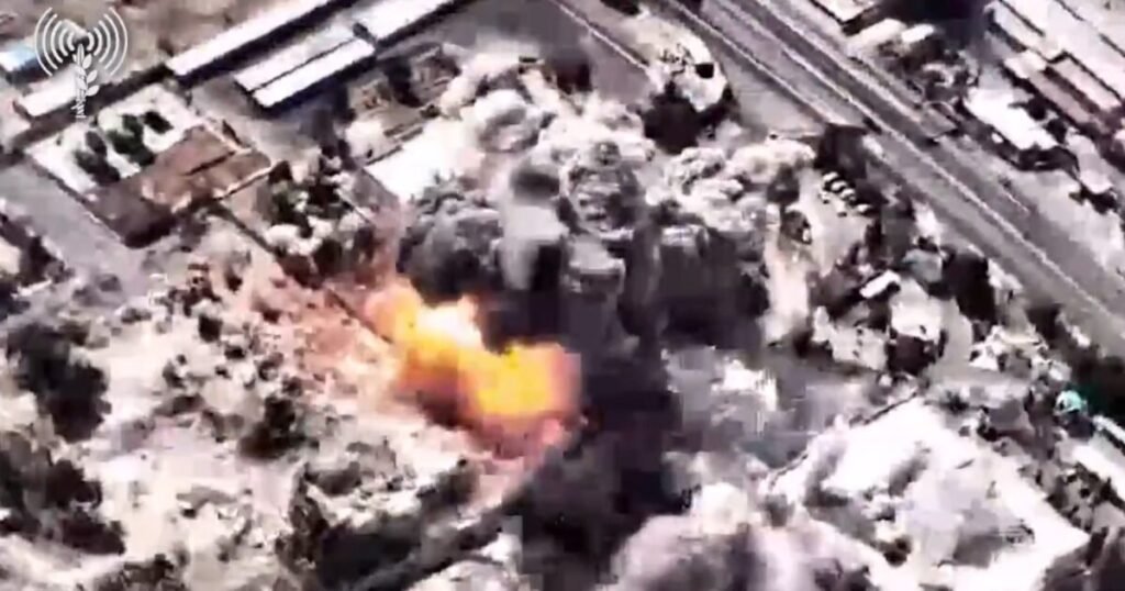 Η στιγμή που το Ισραήλ βομβαρδίζει κτίριο του καθεστώτος στo κέντρο της Τεχεράνης