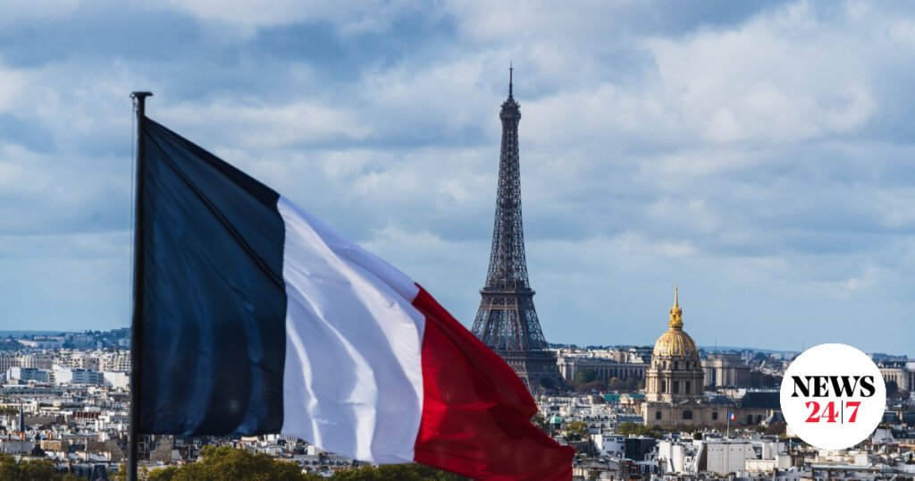 Ένα κομμάτι του Πύργου του Άιφελ βγαίνει “στο σφυρί”