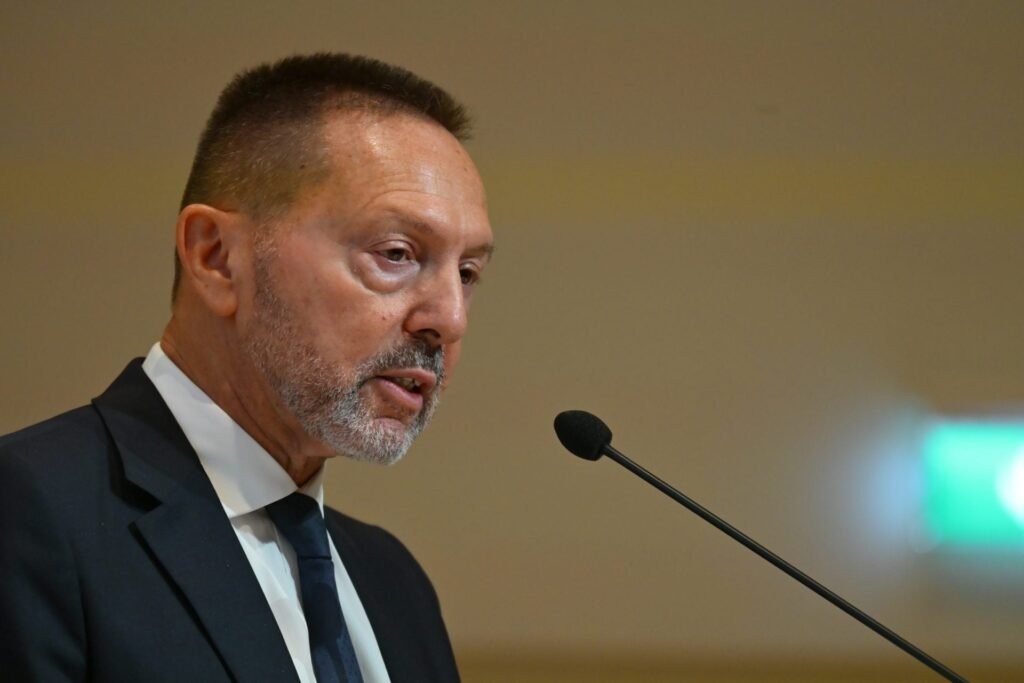 «Καμπανάκι» Στουρνάρα στις τράπεζες για επαγρύπνηση