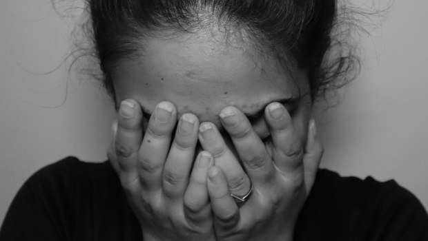 Κρήτη: Ανήλικη έπεσε θύμα ομαδικού βιασμού – Δέκα συλλήψεις