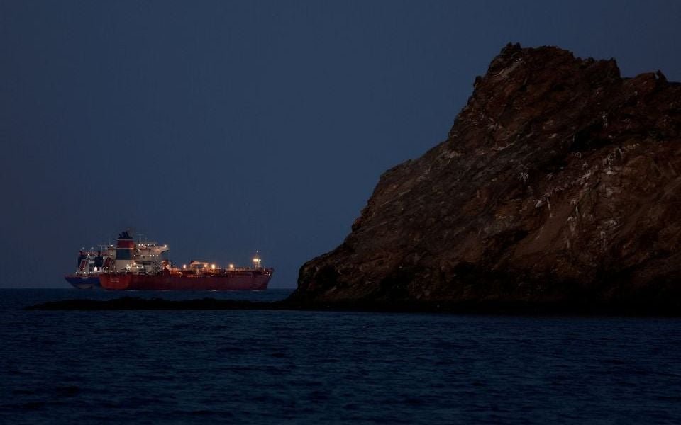 Νέα προειδοποίηση: Πετρέλαιο 200 δολαρίων εάν δεν ανοίξουν τα Στενά του Ορμούζ