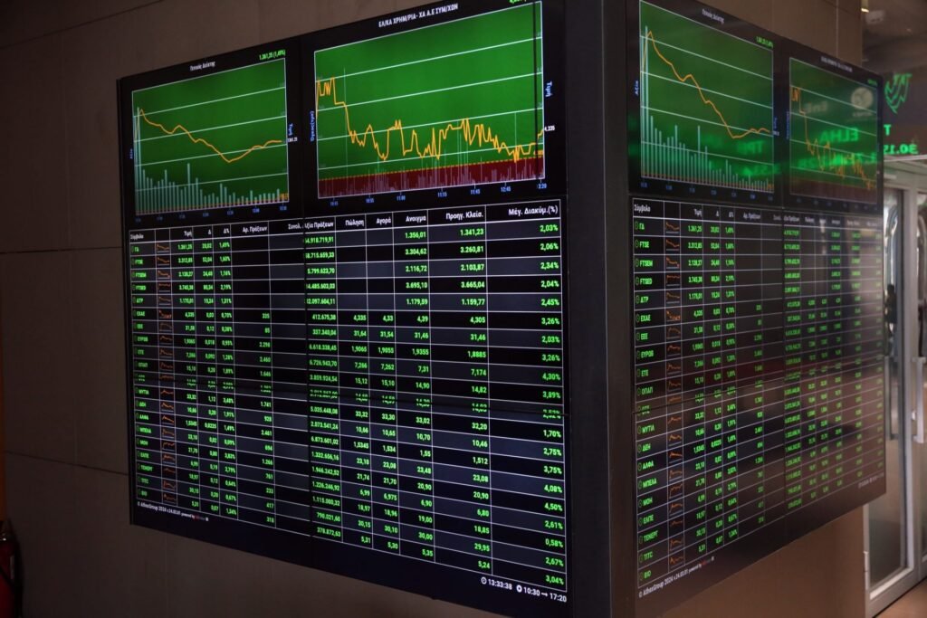 Τα 12 blue chips που αγνοούν τη διόρθωση και συνεχίζουν τα ρεκόρ