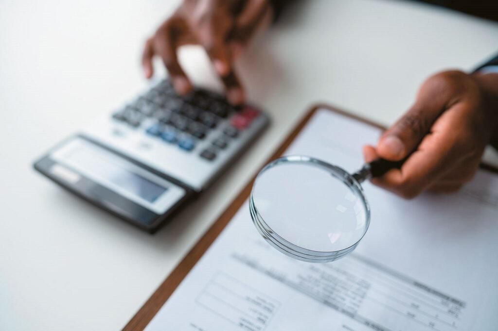 Θεσσαλονίκη: Ελεύθεροι με όρους ο εφοριακός και ο συνταξιούχος συνάδελφός του