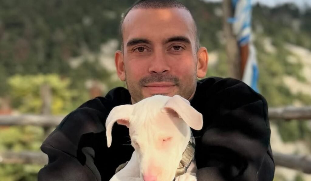 Ιάσονας Μανδηλάς: Έκανε πρόταση γάμου στον σύντροφό του