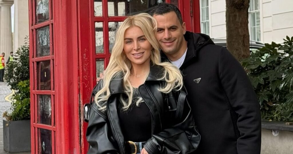 Οι νέες φωτογραφίες του Παναγιώτη Κουτσουμπή μέσα από το μαιευτήριο με τους φίλους του