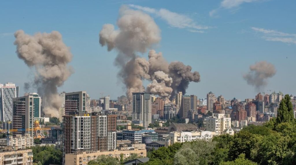 Τουλάχιστον δέκα νεκροί από ρωσικούς βομβαρδισμούς στην Ουκρανία