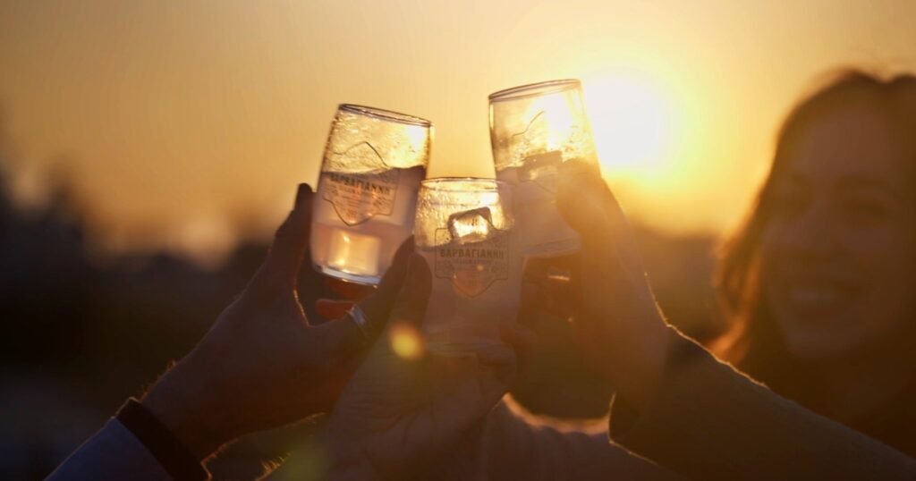 Ούζο δεν σημαίνει μόνο καλοκαίρι: Η φιλοσοφία ενός spirit που καταρρίπτει τα στερεότυπα