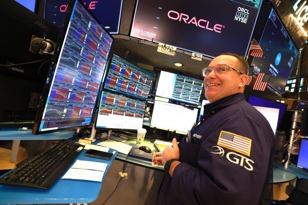 Wall Street: Νέο κύμα ρεκόρ στους δείκτες με Nvidia και Cisco να οδηγούν το ασταμάτητο ράλι | Ειδήσεις για την Οικονομία