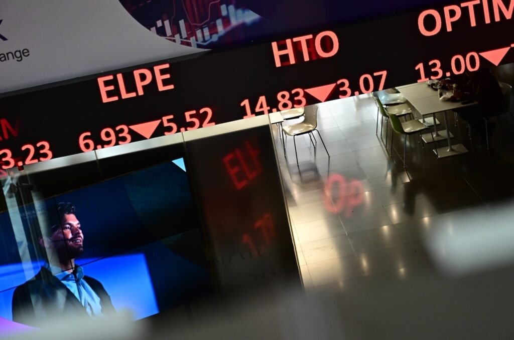 Χρηματιστήριο: Διευρύνονται οι απώλειες – «Χασούρα» έως 3% στις Τράπεζες